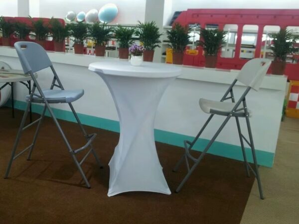 كرسي بار قابل للطي من البلاستيك عالي الكثافة وارجل من المعدن